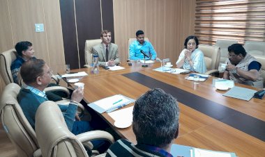 निर्धारित समय पर आधार अपडेट करवायें: उपायुक्त