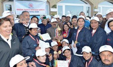 मुख्यमंत्री ने बालिका आश्रम में मनाया अपना जन्मदिवस