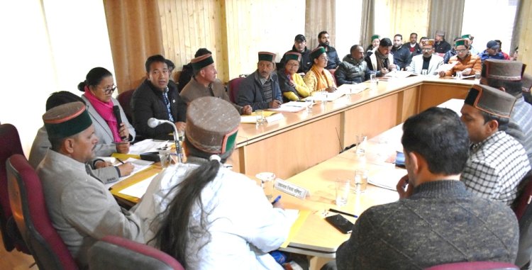 जिला परिषद किन्नौर की त्रैमासिक बैठक आयोजित, विभिन्न प्रस्तावों पर सदस्यों ने की चर्चा