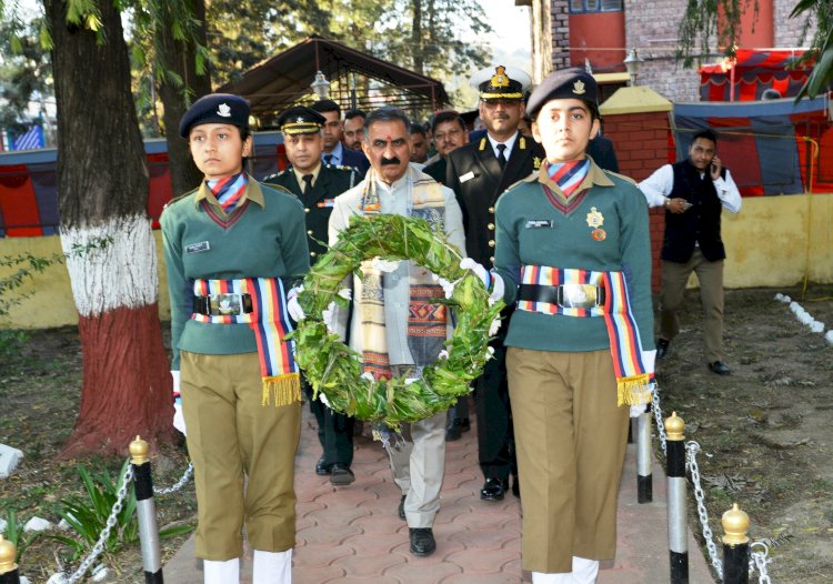 सैनिक स्कूल सुजानपुर टिहरा में विद्यार्थियों के साथ किया संवाद मुख्यमंत्री ने