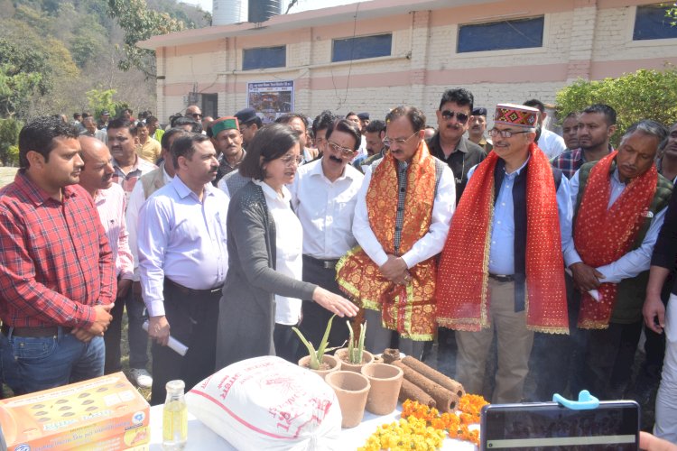 पशुधन का ग्रामीण आर्थिकी में बहुत बड़ा योगदान-हर्षवर्धन चौहान गाय का दूध 80 रुपये तथा भैंस का दूध 100 रुपये किलो खरीदेगी प्रदेश सरकार