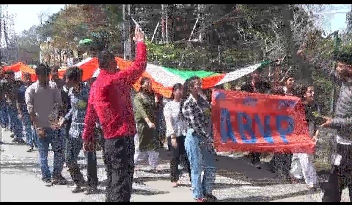 शहीदी दिवस पर ABVP ने ऐतिहासिक चौगान से शहीद स्मारक तक निकली तिरंगा यात्रा...... शहीद स्मारक पर शहीदों को श्रद्धा सुमन अर्पित