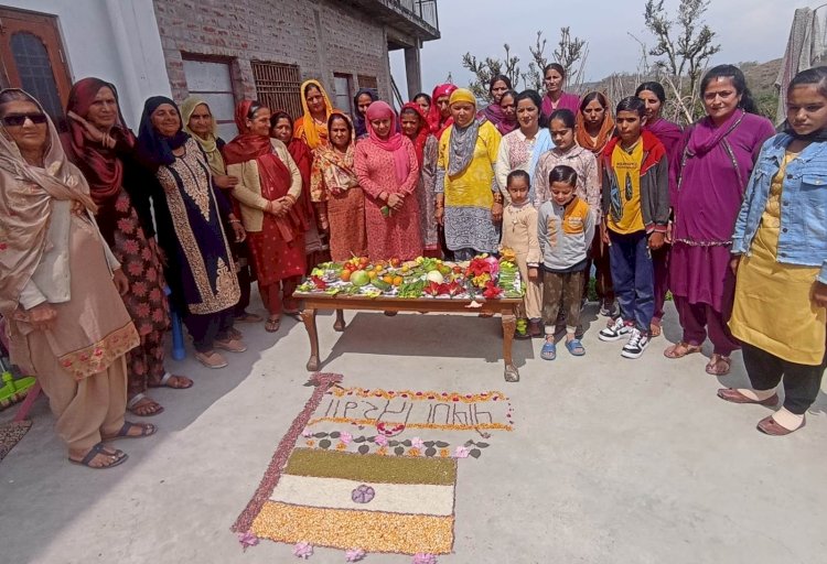 जब आहार हो रंगीन, तो सेहत हो बेहतरीन....... भोजन में सभी पोषक तत्वों के समावेश पर आधारित प्रदर्शनियों का आयोजन