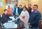 वंदना ठाकुर ने भाजपा के पक्ष में टूटू वार्ड से नामांकन वापिस लिया......