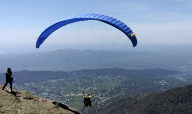 मानव परिंदो से गुलज़ार हुई घाटी, 103 प्रतिभागियों ने भरी उड़ान..... बीड़-बिलिंग में पैराग्लाइडिंग की अंतरराष्ट्रीय प्रतियोगिता का आयोजन .......