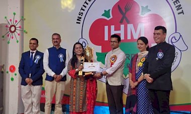 आईएचएम में वार्षिक उत्सव ‘उड़ान-2023’ की धूम, एडीसी ने बांटे पुरस्कार.... पाश्र्व नारिया को मिला 2020-23 बैच के सर्वश्रेष्ठ विद्यार्थी का खिताब