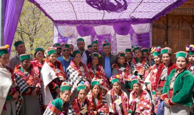 कैबिनेट मंत्री जगत सिंह नेगी ने सुनी आम जन मानस की समस्याएं..... किन्नौर जिला के छोटा कम्बा में जनता को किया संबोधित