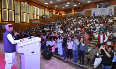 राज्यपाल ने डॉ. भीमराव अंबेडकर को श्रद्धांजलि अर्पित की........