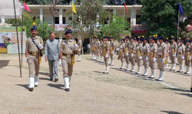 ऊना में हर्षोउल्लास से मनाया गया जिला स्तरीय हिमाचल दिवस समारोह उद्योग मंत्री हर्षवर्धन चैहान ने किया ध्वज़ारोहण......