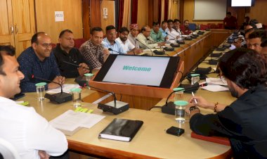 उपायुक्त की अध्यक्षता में आज राष्ट्रीय उच्च मार्ग से संबंधित विभिन्न मुद्दों  को लेकर भारतीय .............राष्ट्रीय राजमार्ग प्राधिकरण व फोरलेन संघर्ष समिति के साथ एक बैठक