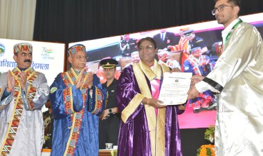 राष्ट्रपति ने .......... प्रदेश विश्वविद्यालय के 26वें दीक्षांत समारोह में मेधावी विद्यार्थियों को स्वर्ण पदक प्रदान किए