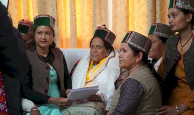 सासंद लोक सभा प्रतिभा सिंह ने किन्नौर जिला के रिकांग पिओ में केंद्रीय पोषित विभिन्न योजनाओं की ली समीक्षा......