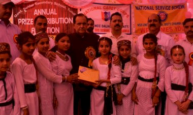 विद्यार्थियों के सर्वांगीण विकास के लिए प्रदेश सरकार प्रतिबद्ध.......पठानिया सीसे स्कूल टुण्डी के वार्षिक पारितोषिक वितरण समारोह में नवाजे होनहार....