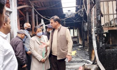 आईजीएमसी शिमला में हुई आगजनी की घटना का सीपीएस संजय अवस्थी ने लिया जायजा कहा....आगजनी से 50 से 60 लाख के नुकसान की आशंका....कैफेटेरिया संचालक के खिलाफ सख्त कार्यवाही के दिए निर्देश