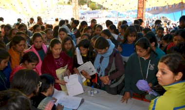 रोज़गार प्राप्ति के लिए शीघ्र उपलब्ध होगी आनलाइन सुविधा - डा. शांडिल....... सोलन में एक दिवसीय मेगा रोज़गार मेला आयोजित.......