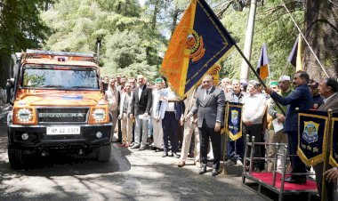 मुख्यमंत्री ने लाहौल-स्पिति जिला के लिए ........चार बचाव वाहनों को हरी झंडी दिखाई.......