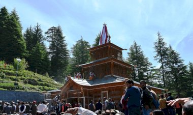 शिक्षा मंत्री ने श्री क्यांलू देवता महाराज के मंदिर प्रतिष्ठा कार्यक्रम में बतौर मुख्य अतिथि की शिरकत.......... देवता जी के सामने नवाया शीश, लोगों के उज्जवल भविष्य की कामना की.........