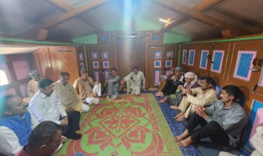 शहीद प्रमोद नेगी के घर पहुँचे सांसद कश्यप.....केन्द्र सरकार शहीदों के परिवारजनों के प्रति हमेशा गंभीर रही है.....