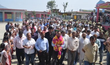 द्योग मंत्री ने कफोटा और जाखना में सुनी जन समस्यायें......