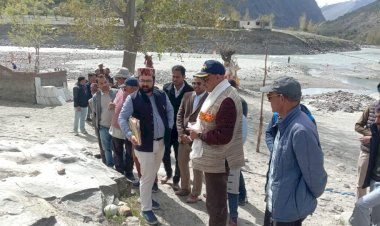 विधायक रवि ठाकुर ने..... किया चंद्रभागा नदी संगम घाट तांदी का संयुक्त निरीक्षण...    प्रारंभिक तौर पर 88 लाख की धनराशि होगी तांदी संगम घाट प्रोजेक्ट पर व्यय.....