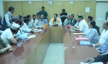 लोकनिर्माण तथा युवा सेवाएं एवं खेल विभाग मन्त्री  विक्रमादित्य सिंह ने की .......अधिकारियों की समीक्षा बैठक की अध्यक्षता की.....