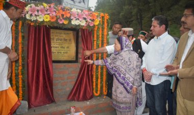 सांसद प्रतिभा सेउबाग में अमृत सरोवर ,,,, पुलिया तथा  धर्म बाग़ (पार्क) का लोकार्पण किया......25 लाख  रुपये की लागत से बनेगा ग्रामीण हाट।...