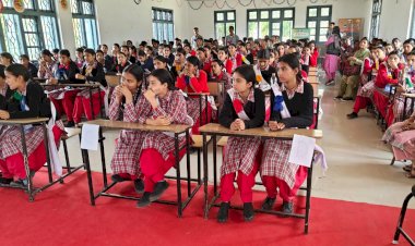 जुन्गा स्कूल में........ मनाया खण्ड स्तरीय विश्व माहवारी स्वच्छता दिवस...... वो दिन योजना के अंतर्गत मासिक धर्म स्वच्छता के बारे में छात्राओं को दी विस्तृत जानकारी........