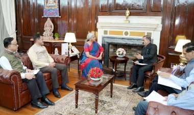 ग्रीनफील्ड व कांगड़ा हवाई अड्डे के लिए सहायता प्रदान करने का आग्रह...... मुख्यमंत्री ने केंद्रीय वित्त मंत्री सें भेंट की......