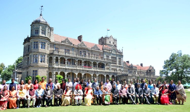 दो लाख प्रतिष्ठित विद्वानों की पुस्तकों से सुसज्जित संस्थान का पुस्तकालय एक बड़ी धरोहर...........  राज्यपाल ने भारतीय उच्च अध्ययन संस्थान का दौरा किया......