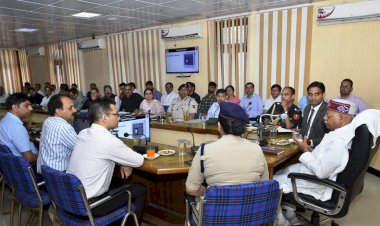 राज्यपाल ने हमीरपुर में ....विकास कार्यों की समीक्षा बैठक की अध्यक्षता की....