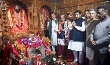 उप मुख्यमंत्री ने माता हाटू मंदिर नारकंडा में नवाया शीश.... लोगों की सुख-समृद्धि व शांति के लिए की प्रार्थना.....