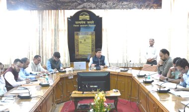 इस वर्ष....... 1 करोड़ 54 लाख के आसपास सेब के बॉक्स होने का अनुमान.....  सेब सीजन  के संदर्भ में आपसी समन्वय के साथ समय रहते पूर्ण करे सभी तैयारियां - डीसी.....