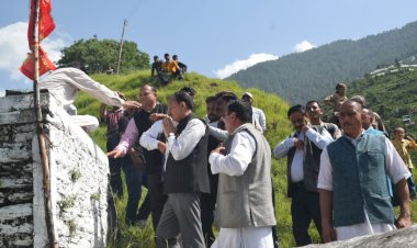 मेले और त्योहार हमारी सांस्कृतिक विरासत, इनका संरक्षण अनिवार्य-हर्षवर्धन चौहान...... उद्योग मंत्री ने कोटि टिम्बा मेले में बतौर मुख्य अतिथि भाग लिया.......