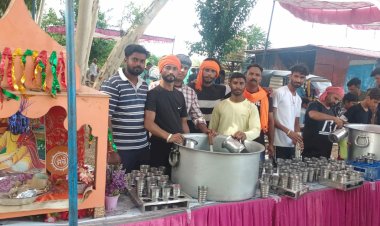 रविदास सभा कमेटी मलाहत द्वारा लगाई गई ठंडे पेयजल की छबील....