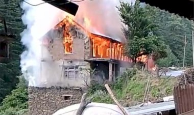 हत्या के विरोध में सड़कों पर उतरे सैंकड़ों लोग ......