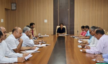 सिरमौर में 19 से 26 जून तक नशे के खिलाफ चलेगा विशेष अभियान..............पंचायत स्तर पर भांग, अफीम के पौधे उखाड़ने का अभियान चलाया जायेगा ...........-विवेक शर्मा