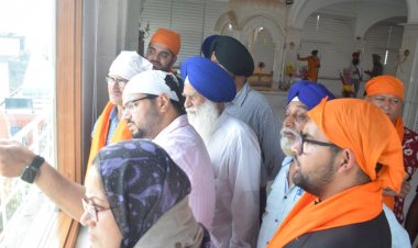 उपायुक्त ने.... पांवटा साहिब गुरूद्वारा में माथा टेका.....