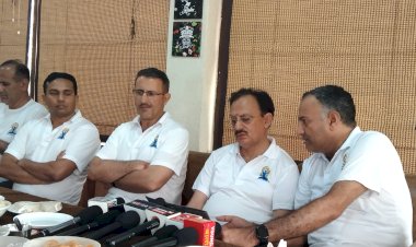 नाहन में उद्योग मंत्री हर्ष वर्धन  चौहान ने भाजपा पर साधा निशाना सब्र रखे अभी सरकार के साढ़े चार साल पड़े हैं, वित्तीय स्थिति भले ठीक नहीं पर सभी वायदे पूरे होगें........