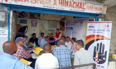 टैक्सी चालकों को..... नशा मुक्ति के प्रति किया गया जागरूक।