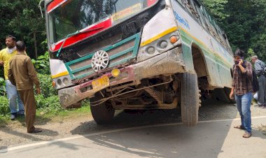 यात्रियों से भरी एचआरटीसी की बस ब्रेक फेल होते ही अनियंत्रित हो गई .....