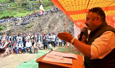 हमारी समृद्ध संस्कृति को..... आगे ले जाने में अहम भूमिका अदा करते हैं........... मेले एवं त्यौहार....... दुर्गम क्षेत्रों में सड़कों के बिना विकास की कल्पना नामुमकिन    - शिक्षा मंत्री....