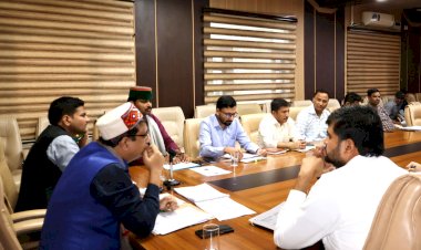 जल संरक्षण के तहत निर्माण कार्यो की समीक्षा बैठक हुई आयोजित, केन्द्रीय निगरानी दल ने किया निर्माण कार्यों का निरीक्षण