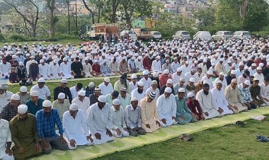 मुस्लिम समुदाय के लोगों ने ......अता की ईद उल अजहा की  नमाज,.......