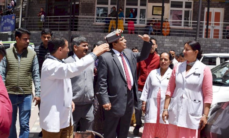प्रदेश के दुर्गम क्षेत्रों में स्वास्थ्य व्यवस्था को किया जायेगा सुदृढ़ - स्वास्थ्य मंत्री स्वास्थ्य मंत्री ने लिया शिमला के अस्पतालों में स्वास्थ्य व्यवस्था का जायजा......