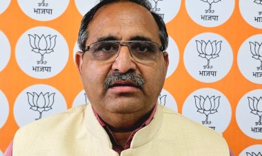 बागवानी मंत्री का पराला सेब मंडी में पहुंचने पर बागवानों ने सरकार के फैंसले की कलई खोल कर रख दी : रणधीर ........ सरकार दो किलो की कटौती किस नियम के तहत की जा रही है ?.......