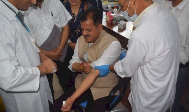 क्षेत्रीय अस्पताल कुल्लू को अत्याधुनिक रक्त जांच मशीन की सौगात...... हिमाचल प्रदेश के क्षेत्रीय अस्पतालों में एकमात्र अस्पताल में उपलब्ध हुई सुविधा .....