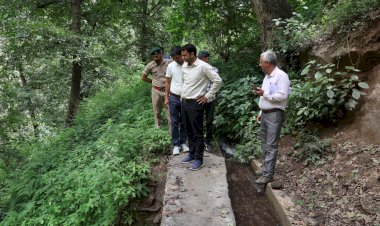 डीसी  आशुतोष गर्ग ने कुल्लू जिला के निरमंड उपमंडल की दूरदराज पंचायतों में चल रहे विकास कार्यों का किया औचक निरीक्षण.....