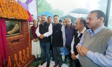 शिक्षा मंत्री ने राजकीय उच्च विद्यालय खड़ापत्थर भवन का किया शिलान्यास.... कहा... मुख्यमंत्री किसान-बागवान हितैषी.......