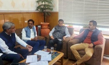 राष्ट्रीय राजमार्गों को बहाल करने के एनएचएआई को दिए निर्देश..... राज्य में अन्य सड़कों की बहाली के लिए 800 मशीनं तैनात: विक्रमादित्य सिंह......