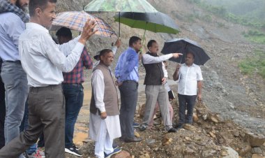 राष्ट्रीय राजमार्ग-707 पांवटा-शिलाई का निरीक्षण किया.....हर्षवर्धन चौहान  ने पांवटा साहिब में जन समस्याएं सुनी....